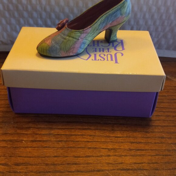 Just The Right Shoe  By Raine Rose Court Shoe  Mini Figurine 25009 - Picture 2 of 9